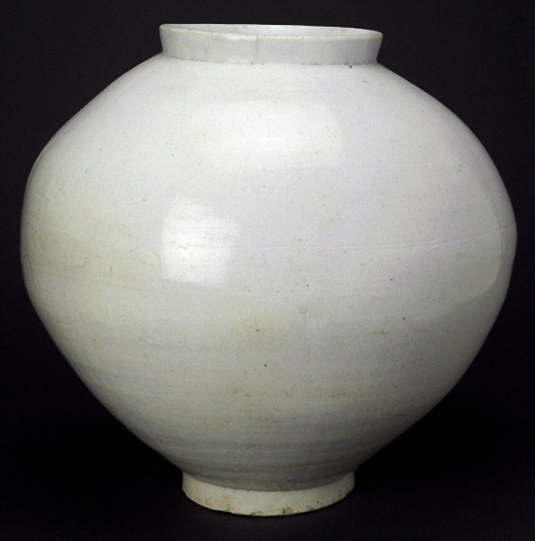 Korean moon jar from the Joseon Dynasty