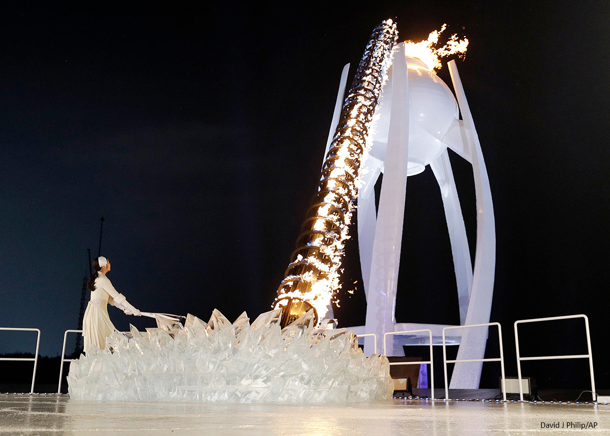 Yuna Kim lights the 2018 Pyeongchang Olympic flame moon jar cauldron 