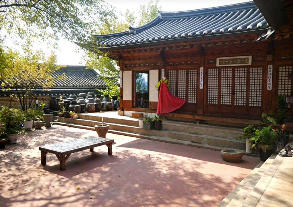 Han Sang-soo Embroidery Museum